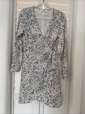 Jean Pierre Black & White Long Sleeve Wrap Dress